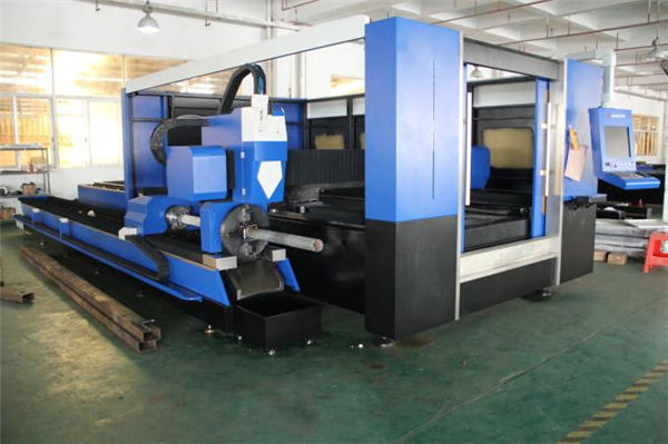 cypcut pluošto 3D lazeriu pjaustymo mašina 1070 nm lazerio bangos ilgis